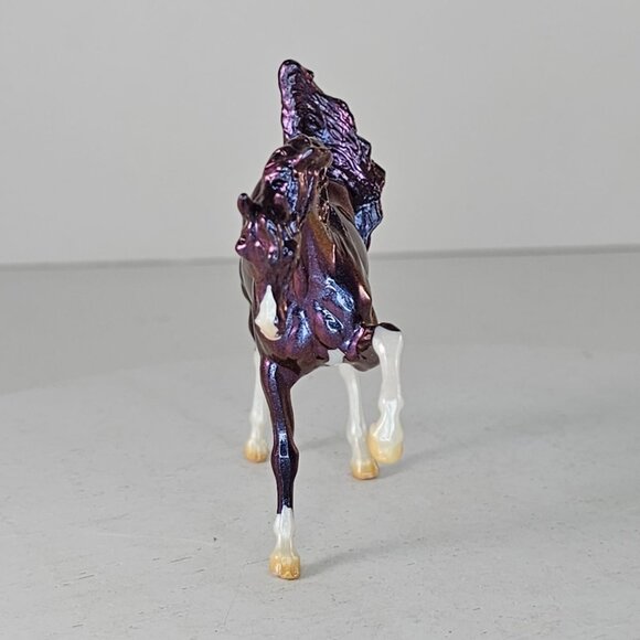 Breyer Twist Christmas Stablemate 2022 Merry N Bright Limited Edition Blind Bag - Picture 3 of 8